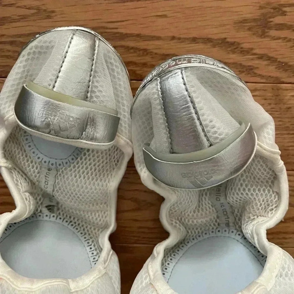 Vintage Adidas Stella  McCartney Foldable Travel Flat in Love-heart bag - Picture 5 of 5